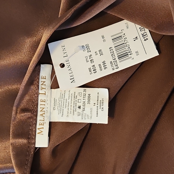 Size 14 Brown satiny skirt - Picture 5 of 5